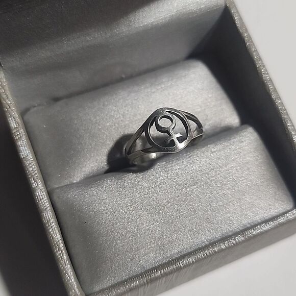 Female Sign 925 Sterling Silver Ring 6.75 Womens Jewelry - Picture 3 of 3